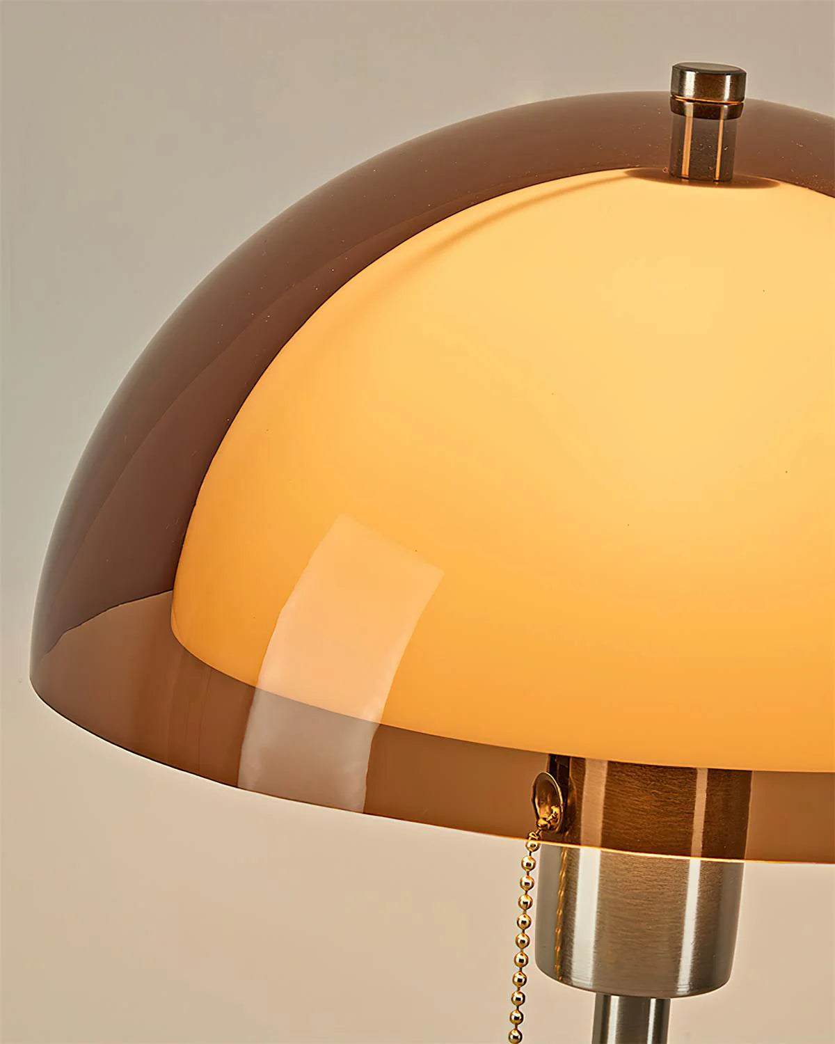 Radiant Retro Mushroom Table Lamp
