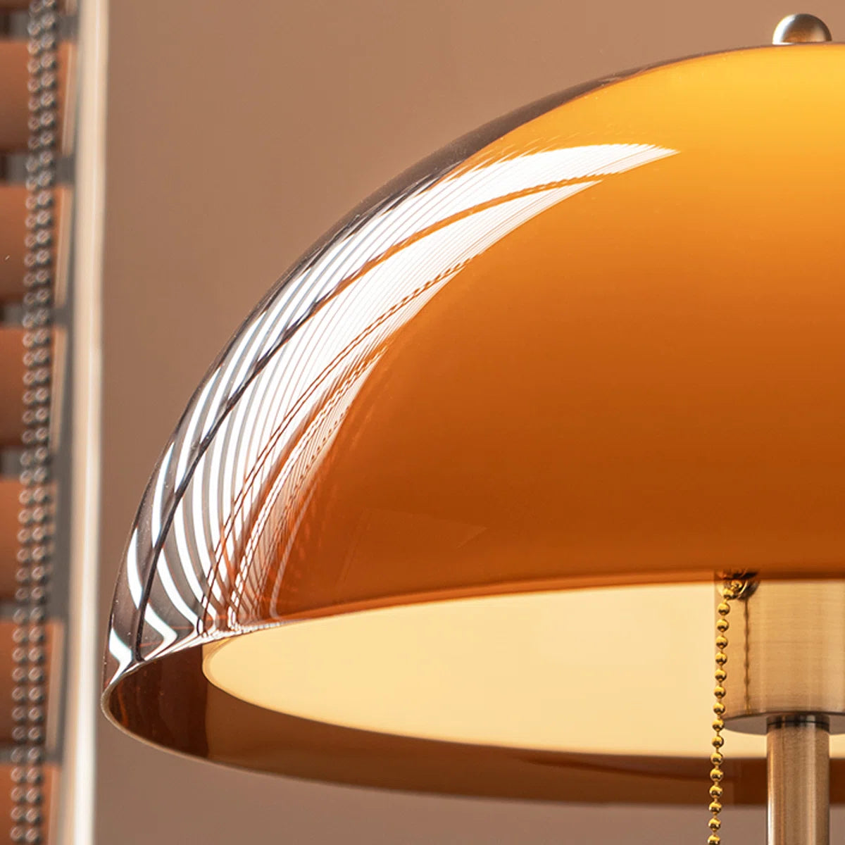Radiant Retro Mushroom Table Lamp